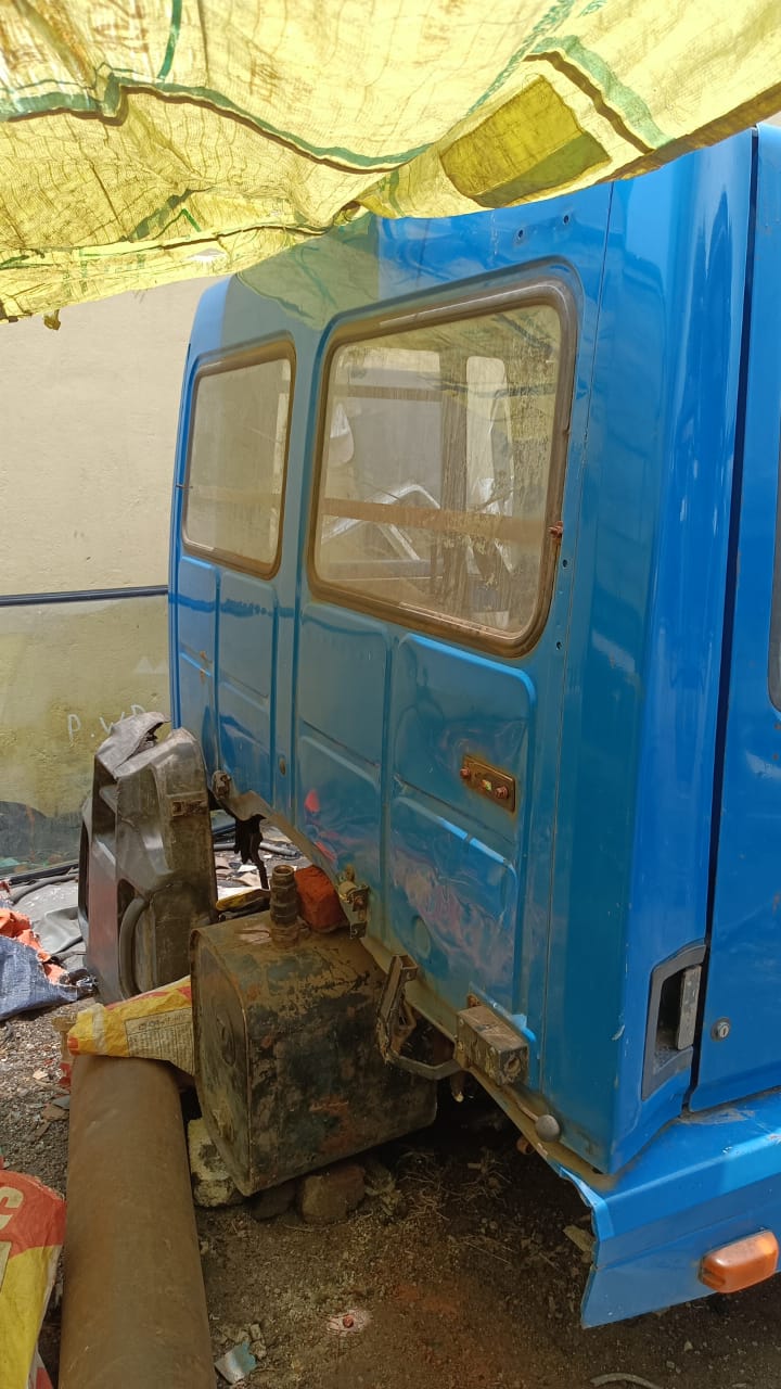 Ashok Leyland Ecomet Single Day Cabin Assembly: Efficient Comfort for Kolkata & Global Use
Optimize your Ashok Leyland Ecomet for daily operations with our high-quality Single Day Cabin Assembly, readily available in Kolkata and suitable for integration into vehicles destined for global markets. Designed to provide a practical and ergonomic environment, this cabin prioritizes driver comfort and efficiency, making it an excellent upgrade for businesses operating within Kolkata and those involved in inte