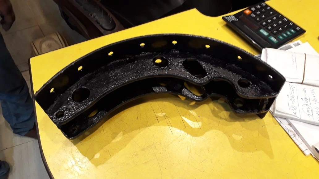Durable Loha Brake Shoes for Tata 1210 Trucks - Reliable Performance from Kolkata to the World
Keep your Tata 1210 truck running smoothly and safely on the roads of Kolkata and beyond with our high-quality brake shoes crafted from durable "loha" material. Engineered to provide excellent stopping power and designed to withstand heavy loads and harsh operating conditions, these brake shoes are a reliable choice for maintaining your Tata 1210. Sourced from Kolkata, these robust brake shoes offer a dependable