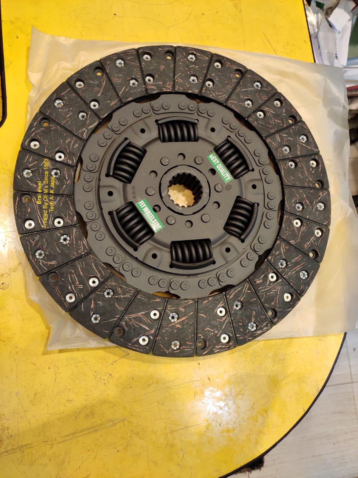 High-Performance Lipe Clutch Disc for Bharat Benz 3128 Truck in Kolkata & Global Markets
Enhance the clutch system of your Bharat Benz 3128 truck in Kolkata with the Lipe Clutch Disc, engineered for superior performance and long-lasting durability. As a trusted manufacturer, Lipe ensures smooth shifting and optimal power transfer. Discover the potential for international distribution of quality clutch components for Daimler commercial vehicles.
Key Benefits for Kolkata Bharat Benz Owners & Global