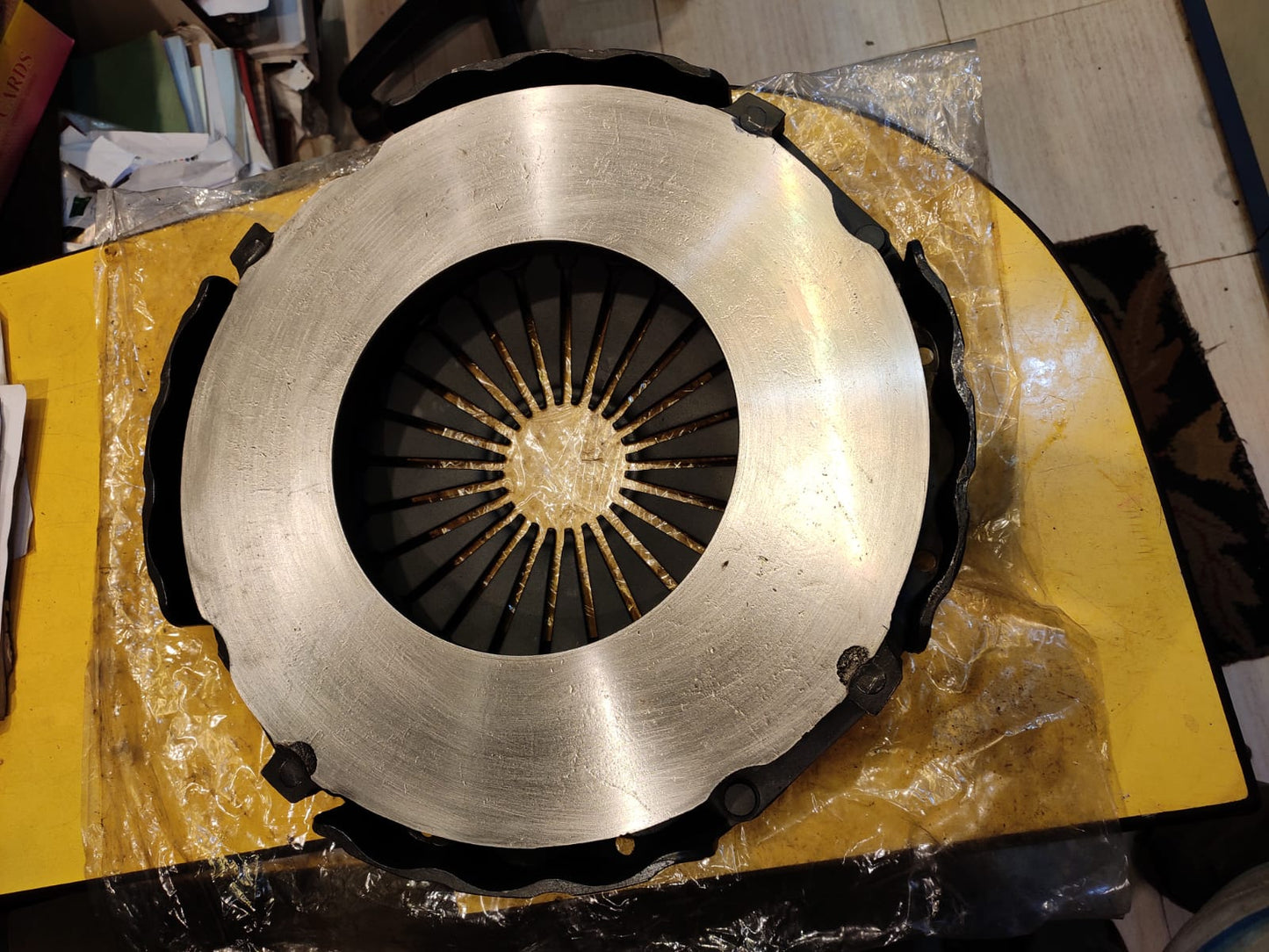 High-Performance Lipe Pressure Plate for Bharat Benz 3128 Truck in Kolkata & Global Markets
Enhance the clutch system of your Bharat Benz 3128 truck in Kolkata with the Lipe Pressure Plate, specifically designed for superior clutch performance in truck and bus applications. As a trusted manufacturer, Lipe ensures smooth shifting and optimal power transfer. Discover the potential for international distribution of quality clutch components for Daimler commercial vehicles.
Key Benefits for Kolkata Bharat