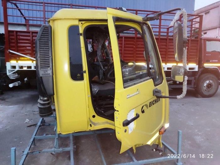 Eicher 6025 T Complete Day Cabin Assembly: Enhanced Comfort for Kolkata & Global Operations
Optimize your Eicher 6025 T for daily operations with our high-quality Complete Day Cabin Assembly, now available in Kolkata and suitable for integration into vehicles destined for global markets. Designed to provide a spacious and ergonomic environment, this cabin prioritizes driver comfort and efficiency, making it an excellent upgrade for businesses operating within Kolkata and those involved in international