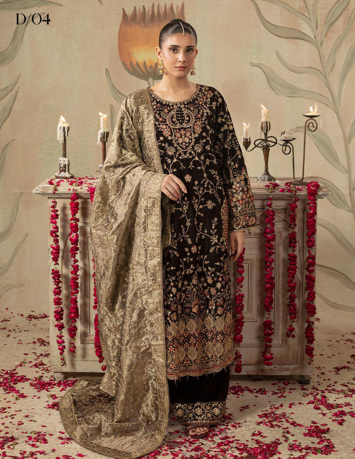Areej Naqash-E-Makhmal D/04 - Jet Black Gold-Embroidered Velvet Pakistani Salwar Suit