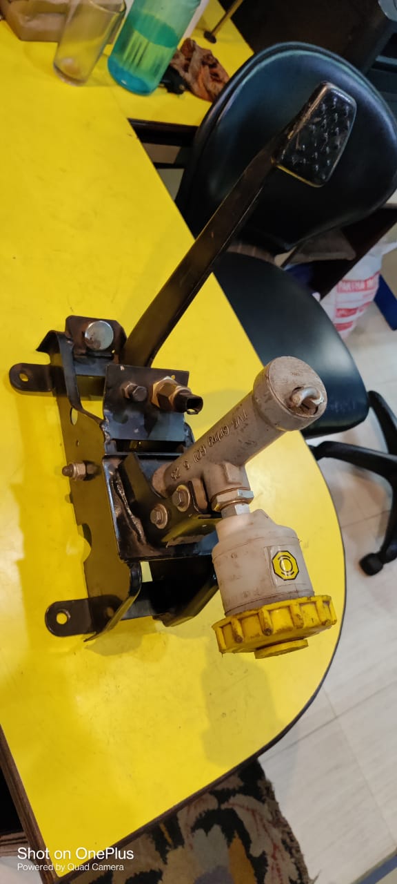 Durable Clutch Pedal Assembly for Kolkata's Heavy Vehicles & Potential Global Distribution
Upgrade the performance of your trucks, buses, tippers, and tractors in Kolkata with our high-quality Clutch Pedal Assembly, specifically designed for BS3 and BS4 emission standards. This essential component ensures smooth and reliable operation. Explore the opportunities for international distributors and workshops seeking durable aftermarket parts for heavy-duty vehicles.