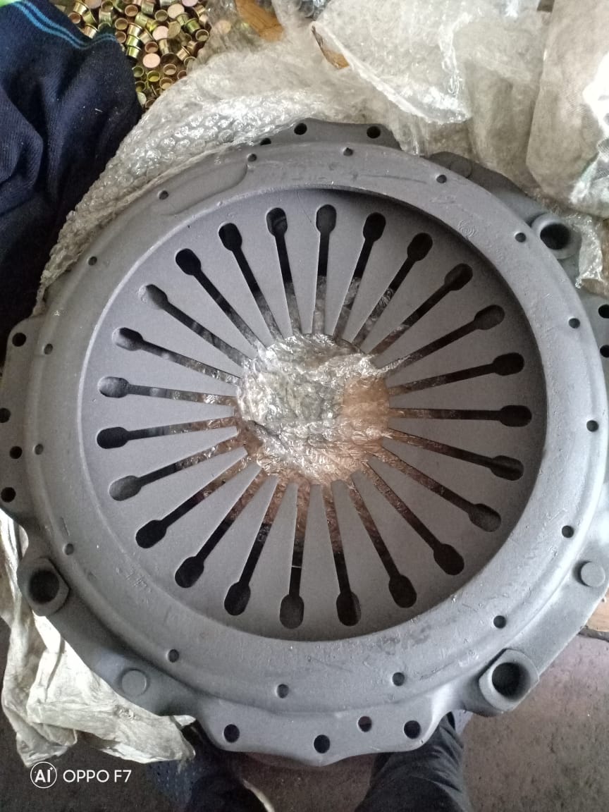 TATA Lipe 430mm 17" Gb 750 Truck Clutch Pressure Plate in Kolkata & Global Markets
Upgrade your Tata truck in Kolkata for a smoother and more efficient ride with the TATA Lipe 430mm 17" Gb 750 Clutch Pressure Plate. Made with high-quality materials for durability, this pressure plate is ideal for heavy-duty applications. Discover the potential for international distribution of reliable Tata truck clutch components.