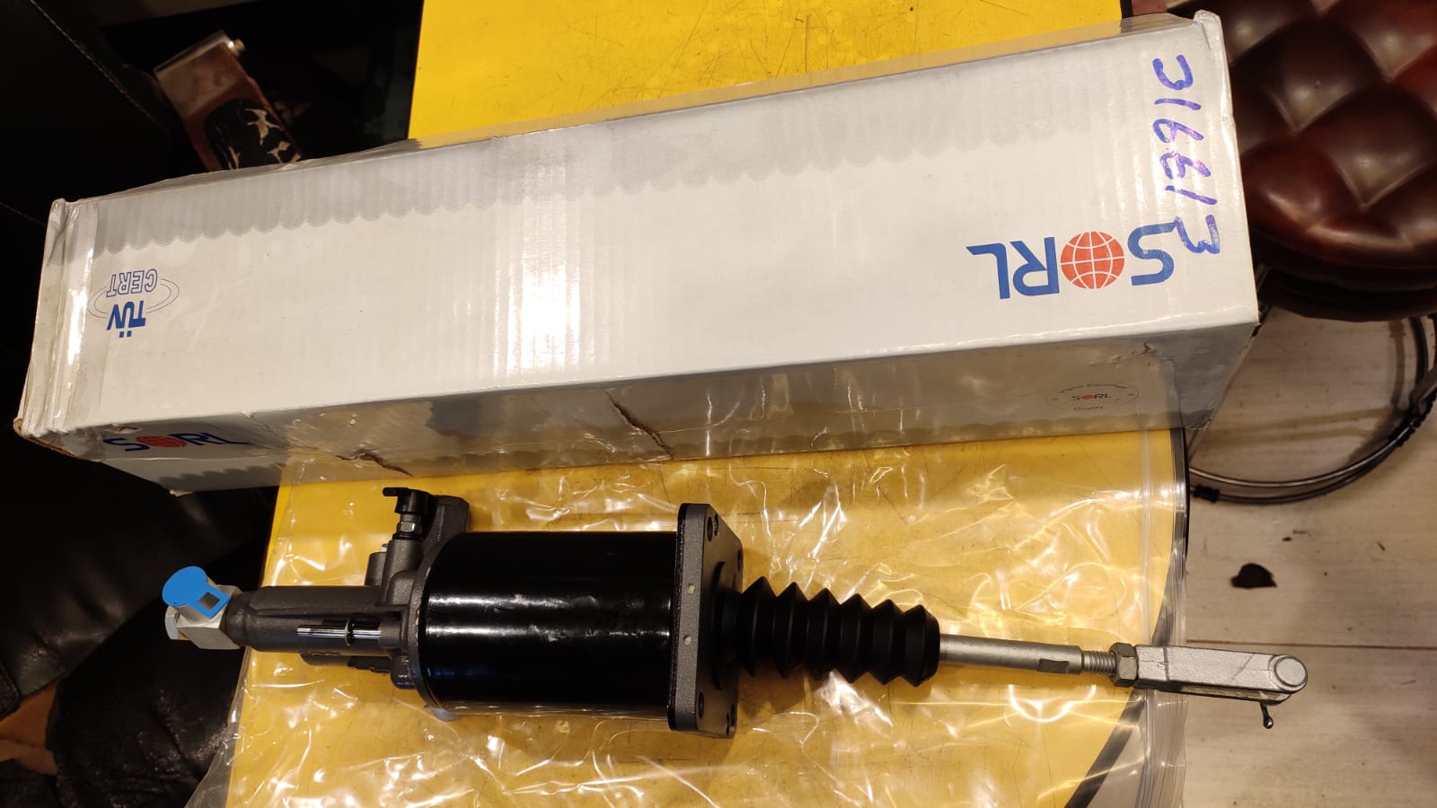 Sorl Clutch Booster (316613) for Eicher (70-75mm) in Kolkata & International Markets
Boost the performance of your Eicher truck, bus, or tipper in Kolkata with the Sorl Clutch Booster (Part Number: 316613), designed for versatile compatibility with 70mm to 75mm clutch systems. This high-quality component ensures improved control and responsiveness. Explore the potential for global distribution of reliable Eicher and Sorl vehicle parts.