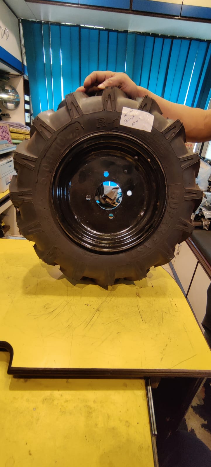 Heavy Duty 5.00-10 Tyre Set with Rim & Tube for Kolkata Trolleys & Global Logistics