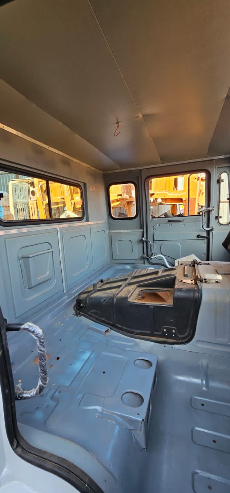 Ashok Leyland 1616 Sleeper Double Day/Night Cabin: Enhanced Comfort for Kolkata & Global Journeys
Upgrade your Ashok Leyland 1616 for long-haul operations with our high-quality Sleeper Double Day/Night Cabin Assembly, readily available in Kolkata and suitable for integration into vehicles destined for global markets. Designed to provide a spacious and ergonomic environment with ample rest space, this cabin prioritizes driver comfort and practicality, making it an excellent upgrade for businesses operat