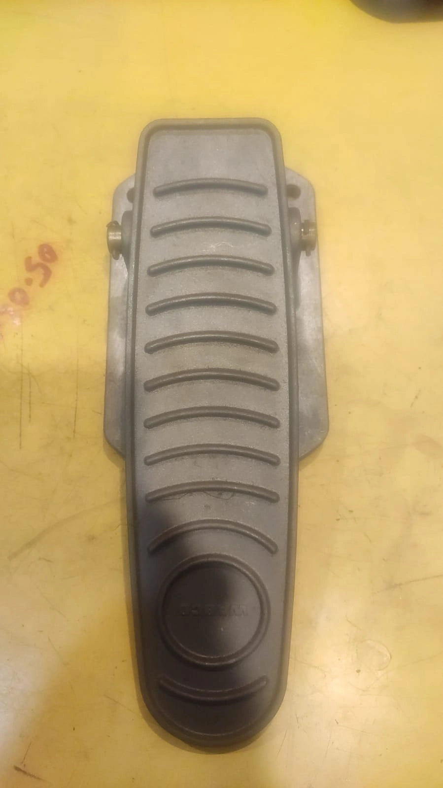WABCO Brake Pedal Valve for Tata & Ashok Leyland - Safe Operation in Kolkata & Worldwide
Ensure the safe and reliable operation of your Tata and Ashok Leyland tippers and buses in Kolkata with the high-quality WABCO Brake Pedal Valve. Experience smooth and dependable stopping power with this essential braking system component. Designed for easy installation and a long-lasting lifespan, this WABCO valve is a crucial upgrade for your industrial vehicle, enhancing safety and performance for fleets in