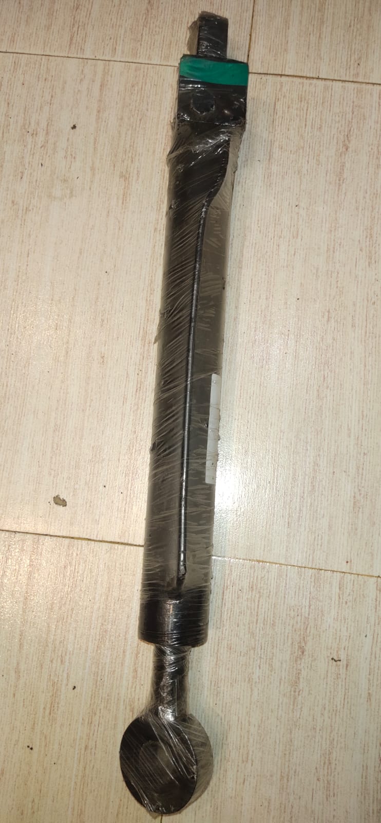 Heavy-Duty Cabin Jack for Tata Prima & Ashok Leyland: Safe Maintenance in Kolkata & Worldwide
Introducing the essential Cabin Jack for Tata Prima and compatible Ashok Leyland truck models (1109, 709, 909, 912, 1613, 2515), readily available for purchase in Kolkata and suitable for global export. This heavy-duty jack is engineered to provide the safety and stability you need while performing crucial maintenance and repairs on your commercial vehicles, whether operating within Kolkata or serving inte