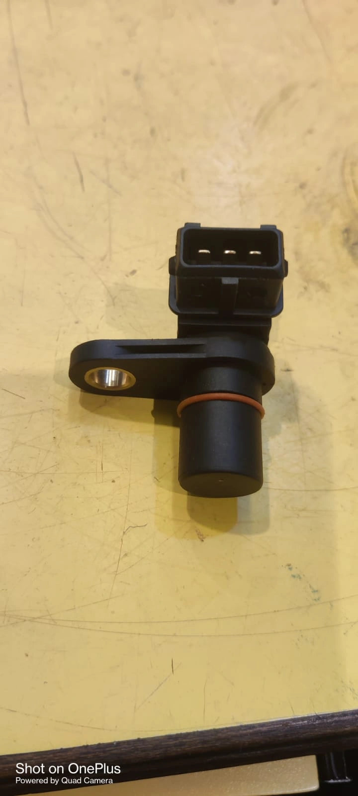Reliable Bosch Crank Sensor for Accurate Engine Timing in Kolkata & Global Vehicles
Ensure your engine runs smoothly and efficiently in Kolkata and across the globe with the high-quality Bosch Crank Sensor. This essential component accurately detects the position and speed of your engine's crankshaft, providing crucial readings to the engine control unit (ECU) for optimized ignition timing, fuel injection, and overall engine performance in a wide range of vehicles.