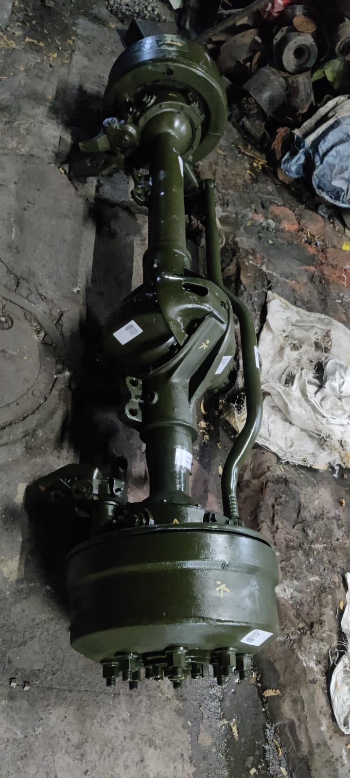 Mechanical axle assembly on a concrete floor