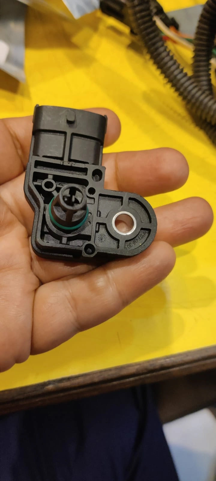Reliable MAP Sensors for Accurate Engine Load Measurement in Kolkata & Global Vehicles
Manifold Absolute Pressure Sensors, commonly known as MAP Sensors, are vital components used to measure the pressure within the inlet manifold, providing a crucial indication of engine load. Primarily utilized in "Speed/Density" or "Manifold Pressure Controlled" engine management systems that do not rely on an Air Flow/Mass Sensor, MAP sensors are essential for ensuring optimal engine performance in a wide range of v