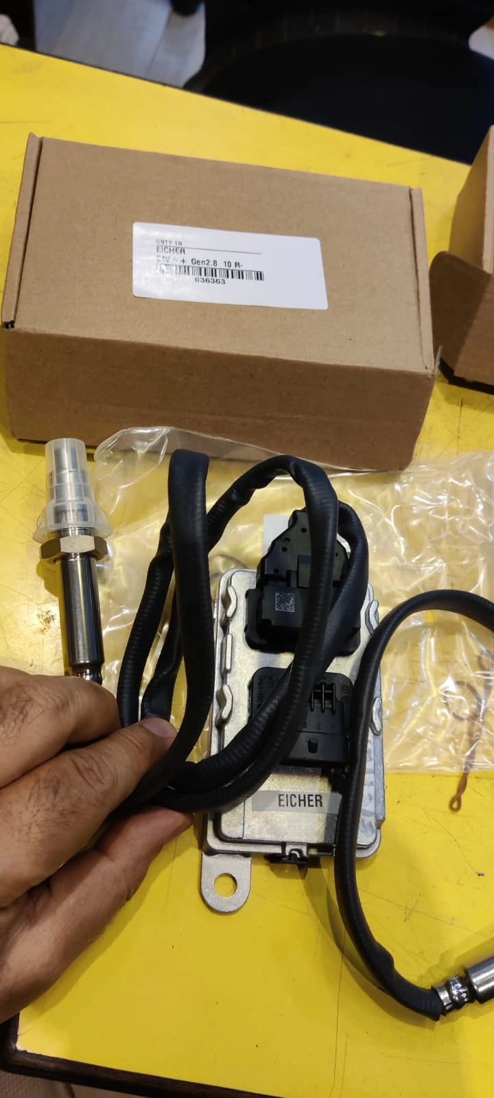 Integrated NOx Sensor & Urea Doser for Eicher Gen 2.8 SCR Systems in Kolkata & Export Markets
Ensure the efficient operation and emission compliance of your Eicher commercial vehicle in Kolkata and potentially in international markets with this integrated 24V NOx sensor and urea doser unit. Specifically designed for Eicher vehicles equipped with the Gen 2.8 Selective Catalytic Reduction (SCR) system, this component ensures precise urea injection and accurate monitoring of nitrogen oxide (NOx) level