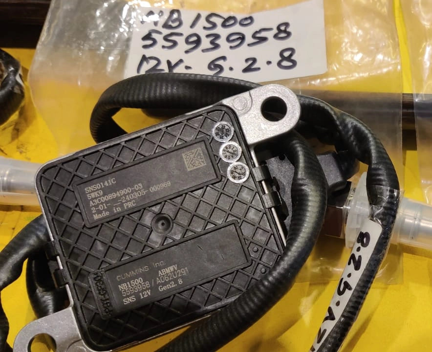 Genuine Cummins Urea Doser & NOx Sensor Unit for Kolkata & Global Heavy-Duty Vehicles
Ensure the efficient operation of your commercial vehicle's Selective Catalytic Reduction (SCR) system in Kolkata and across international markets with this authentic Cummins urea doser and NOx sensor combination unit. This 12V component, part number 5593958, is the NB1500 Gen2.8 model, specifically engineered for a wide range of heavy-duty vehicles including trucks, buses, JCBs, dumpers, trollers, and lorries use