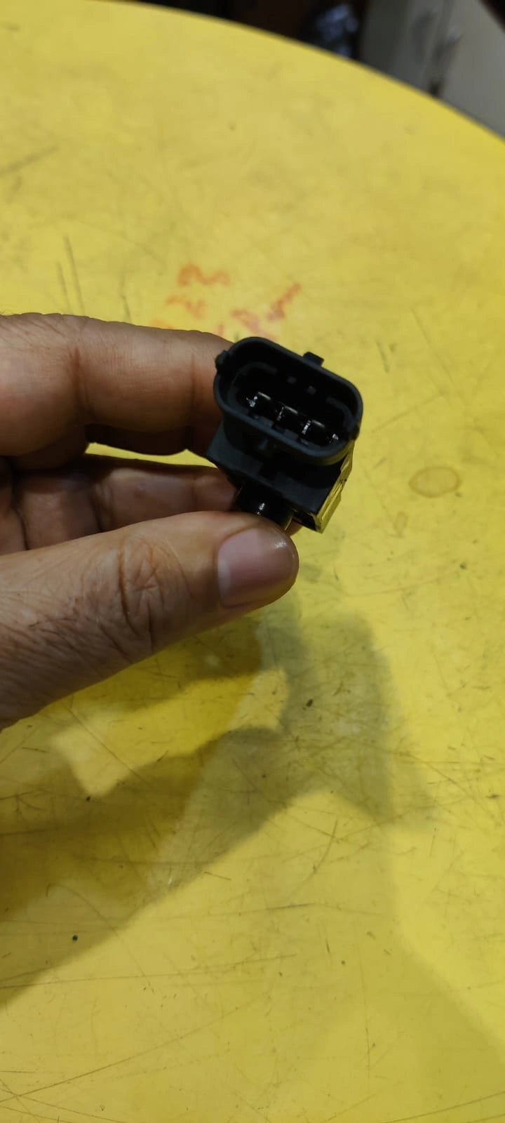 Genuine Bosch MAP Sensor for Renault Duster in Kolkata & Global Markets
Boost your Renault Duster's performance in Kolkata and beyond with the reliable Bosch MAP Sensor. Specifically designed for accurate intake manifold pressure or boost pressure readings, this sensor is crucial for ensuring optimal fuel injection and fuel system efficiency in your vehicle, whether you're navigating local roads or driving in international markets.