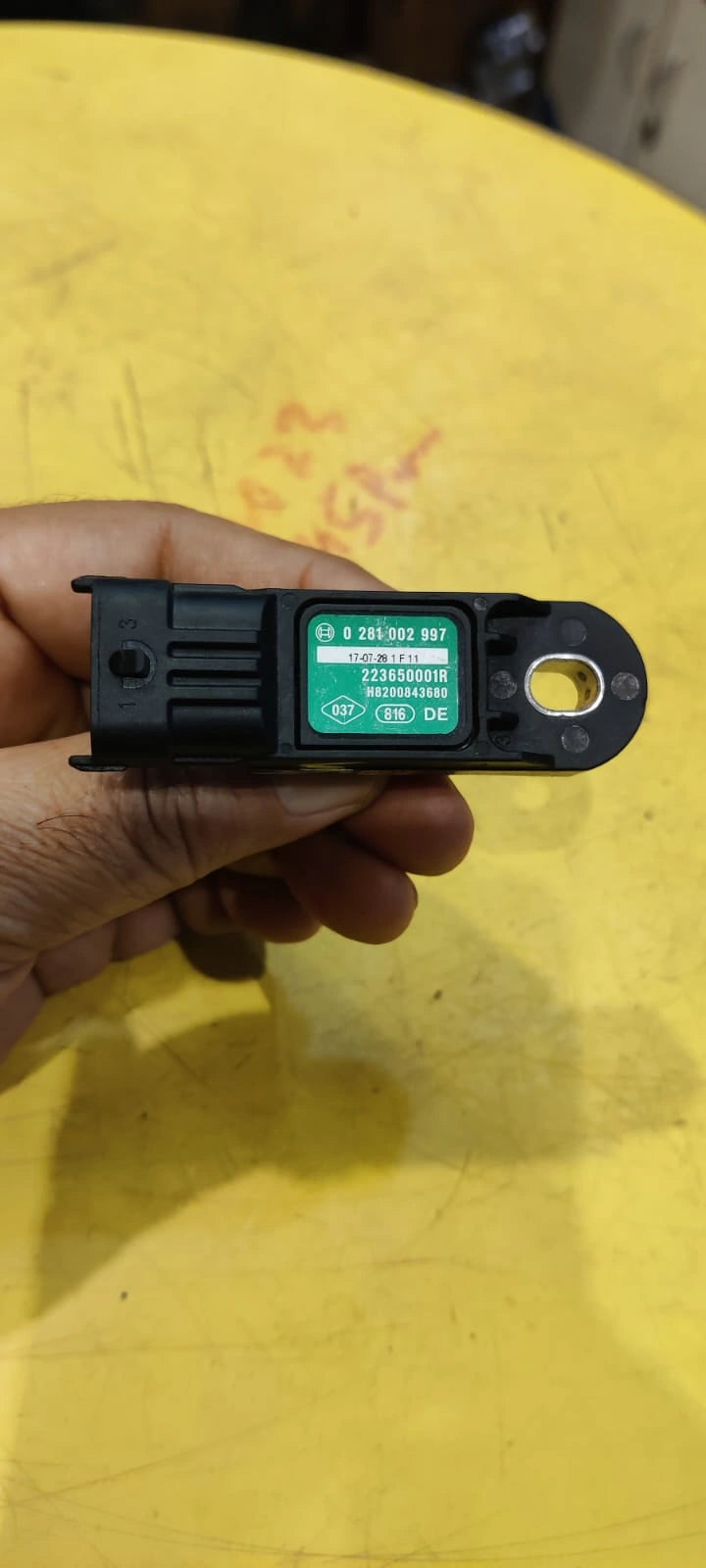 Genuine Bosch MAP Sensor for Renault Duster in Kolkata & Global Markets
Boost your Renault Duster's performance in Kolkata and beyond with the reliable Bosch MAP Sensor. Specifically designed for accurate intake manifold pressure or boost pressure readings, this sensor is crucial for ensuring optimal fuel injection and fuel system efficiency in your vehicle, whether you're navigating local roads or driving in international markets.