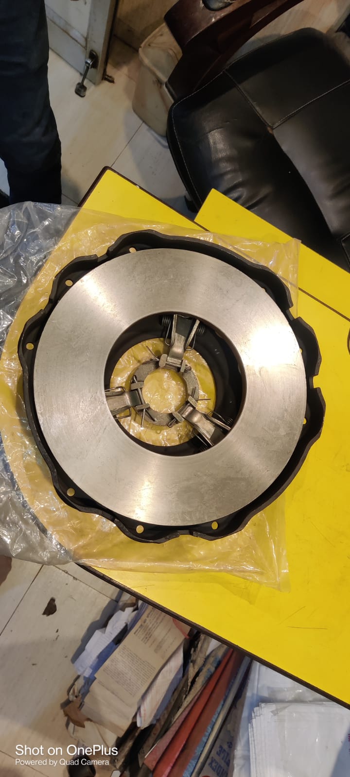 Durable Lipe Clutch Pressure Plate (330mm) for TATA Trucks in Kolkata & Global Markets
Looking for a durable and reliable clutch pressure plate for your TATA 1510, 1512, or 1613 vehicle in Kolkata? The Lipe Clutch Pressure Plate, with a 330mm (13 inches) diameter, is engineered for superior performance and longevity. Explore its potential for the international TATA vehicle aftermarket.