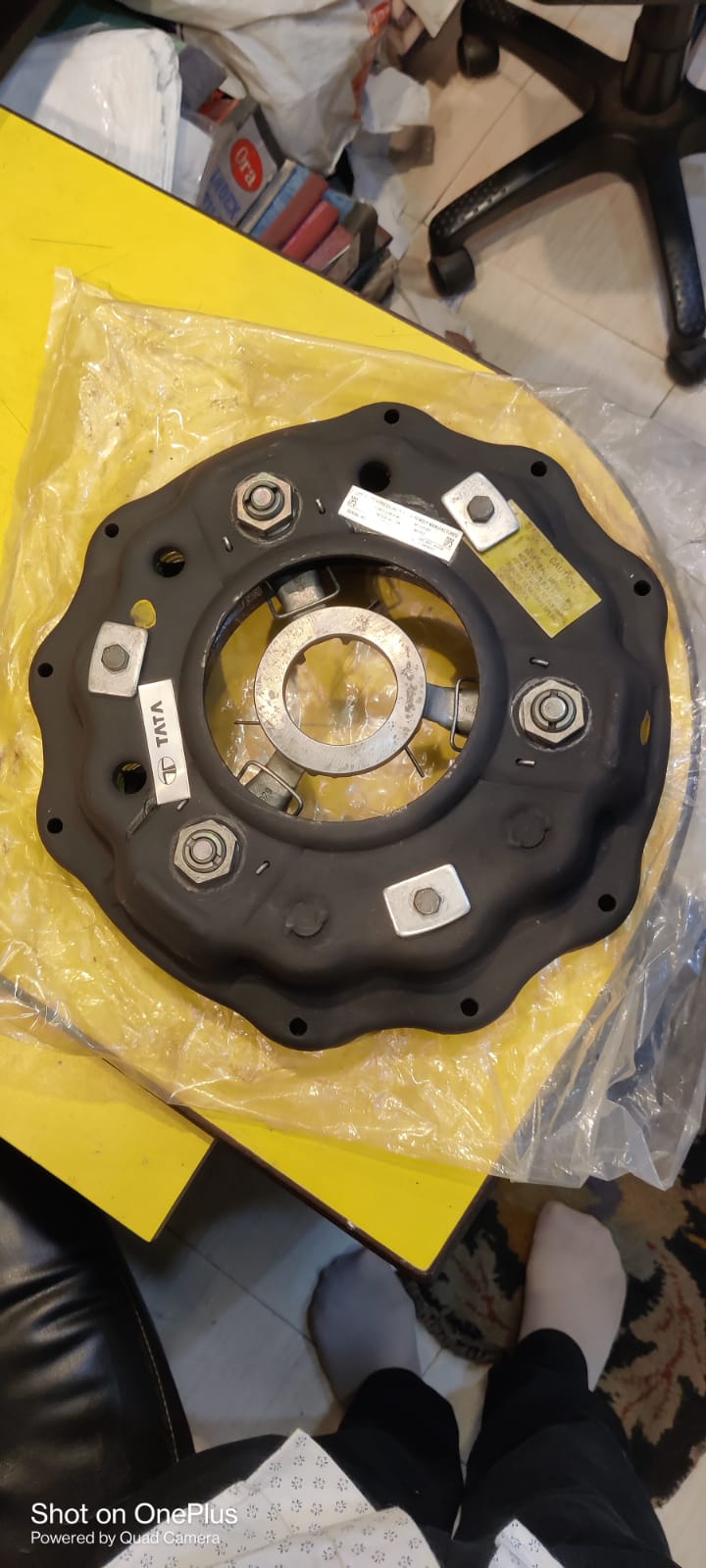 Durable Lipe Clutch Pressure Plate (330mm) for TATA Trucks in Kolkata & Global Markets
Looking for a durable and reliable clutch pressure plate for your TATA 1510, 1512, or 1613 vehicle in Kolkata? The Lipe Clutch Pressure Plate, with a 330mm (13 inches) diameter, is engineered for superior performance and longevity. Explore its potential for the international TATA vehicle aftermarket.
