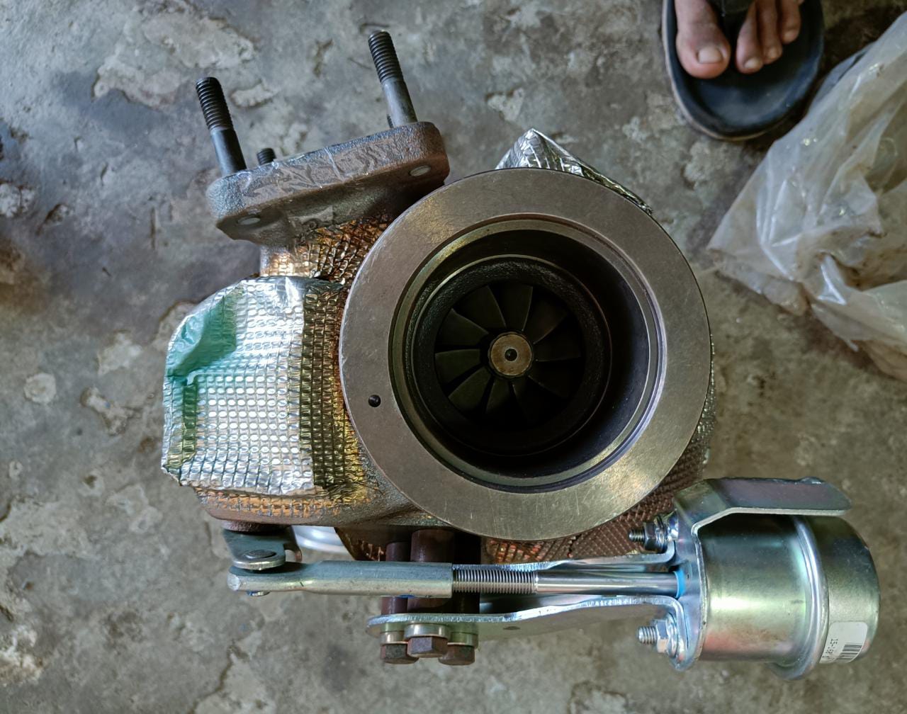 Genuine Holset Turbocharger for Volvo 440-460 Buses - Supporting Kolkata's Transit & Global Fleets