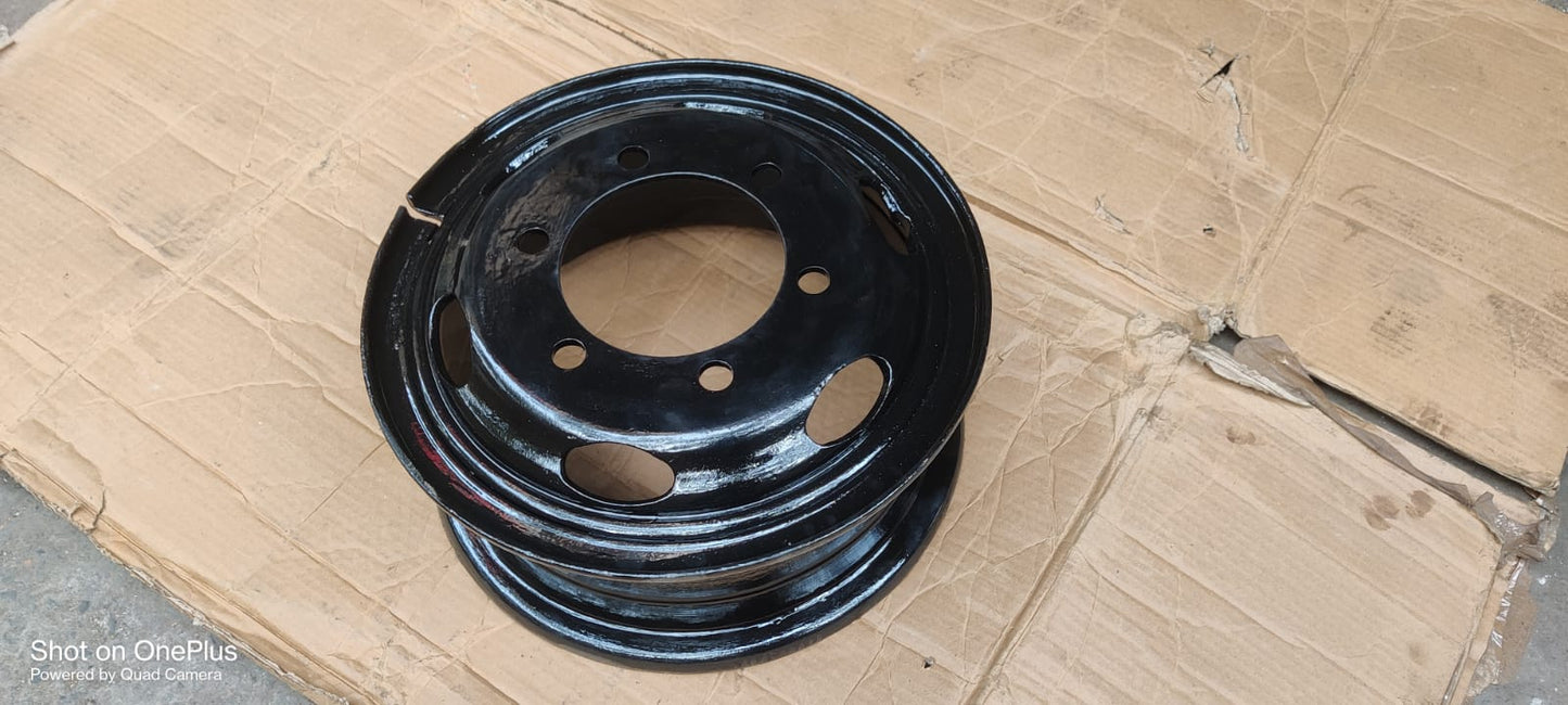 6 Hole Truck Wheel Rim, Vehicle Model: Commercial Vehicles Heavy Duty 6 Hole Wheel Rim for Kolkata Trucks & Regional International Transport