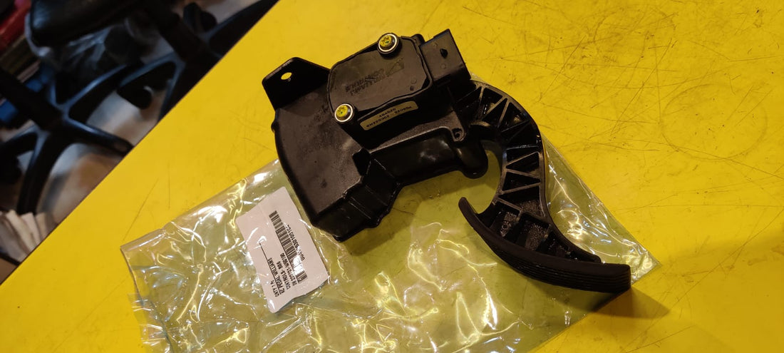 Genuine Tata Signa BS6 Accelerator Pedal Assembly (Part No. 410630100104) - 17 to 55 Ton