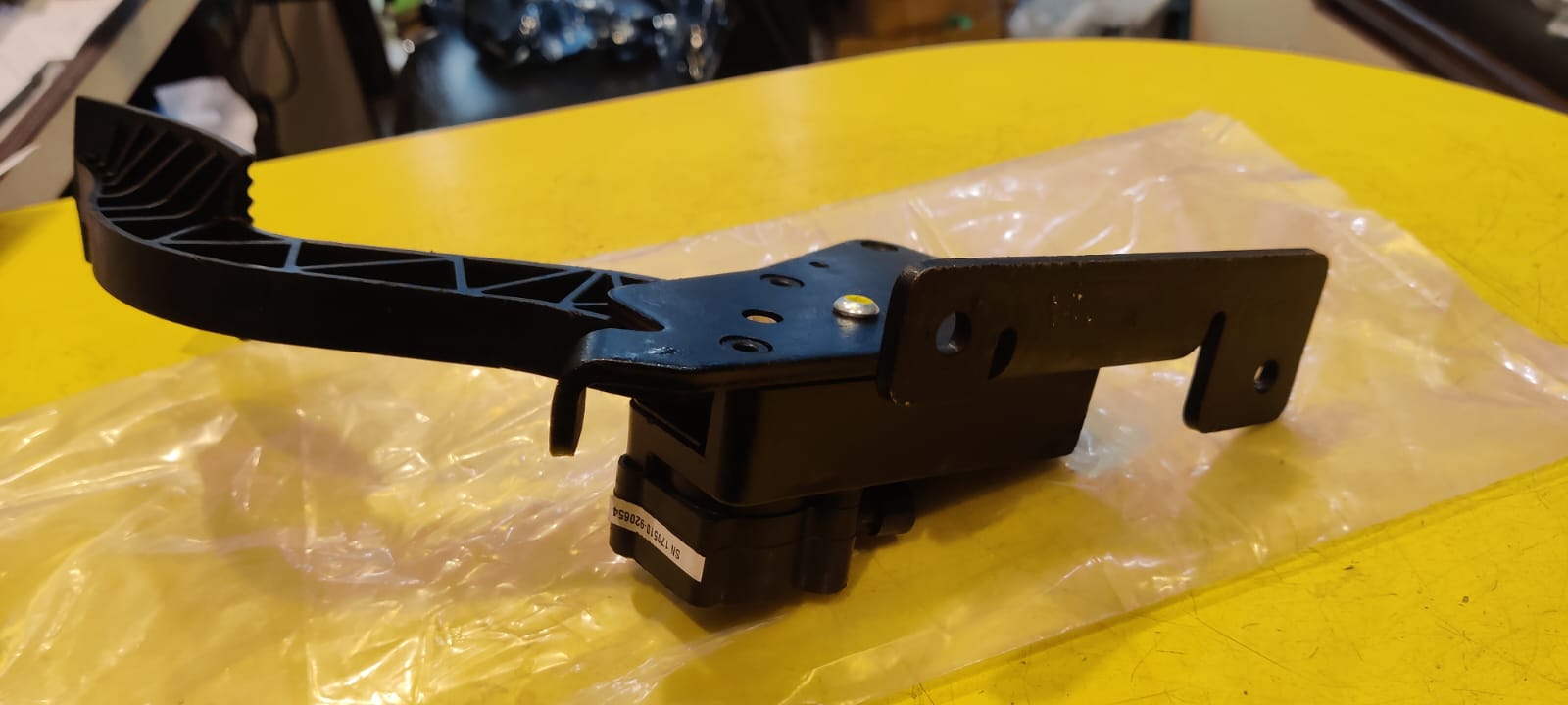 Commercial & Passenger Vehicle Accelerator Pedals - Tata, Bosch, Willi ...