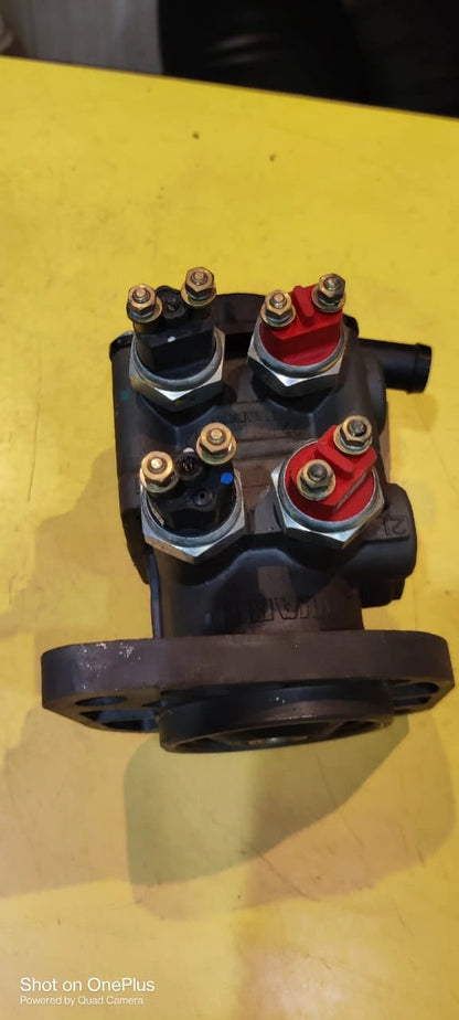 Truck Foot Brake Servo Valve Assembly - Ensuring Safe Air Braking from Kolkata to the World

Ensure the safe and efficient operation of your heavy commercial vehicles, including Tata, Ashok Leyland, AMW, and Bharat Benz trucks, with our crucial Foot Brake Servo Valve Assembly, available in Kolkata. This essential component within the air brake system allows drivers to effectively control braking force, enabling smooth deceleration and powerful stops. Its integration with modern safety systems and dual circu