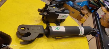 Heavy-Duty Cabin Jack for Bharat Benz Tipper Truck: Reliable Support in Kolkata &amp; Worldwide

Ensure the safe and efficient maintenance of your Bharat Benz tipper truck with our robust heavy-duty cabin jack, available for purchase in Kolkata and suitable for global export. Engineered to handle substantial loads and endure tough working environments, this jack provides dependable support for all essential maintenance tasks, crucial for operations within Kolkata and for vehicles destined for international 