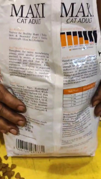 Maxi Tuna &amp; Salmon Dry Cat Food 1.2kg - Complete Nutrition for Adult Cats in Kolkata

Treat your adult cat in Kolkata to a delicious and nutritious complete meal with Maxi Tuna &amp; Salmon Dry Cat Food. This 1.2kg non-vegetarian formula is expertly crafted with real tuna and salmon, offering a palatable and protein-rich diet your feline will love.