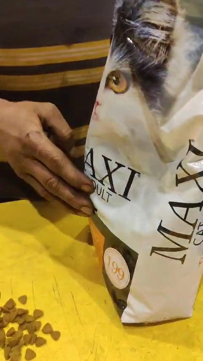 Maxi Tuna &amp; Salmon Dry Cat Food 1.2kg - Complete Nutrition for Adult Cats in Kolkata

Treat your adult cat in Kolkata to a delicious and nutritious complete meal with Maxi Tuna &amp; Salmon Dry Cat Food. This 1.2kg non-vegetarian formula is expertly crafted with real tuna and salmon, offering a palatable and protein-rich diet your feline will love.