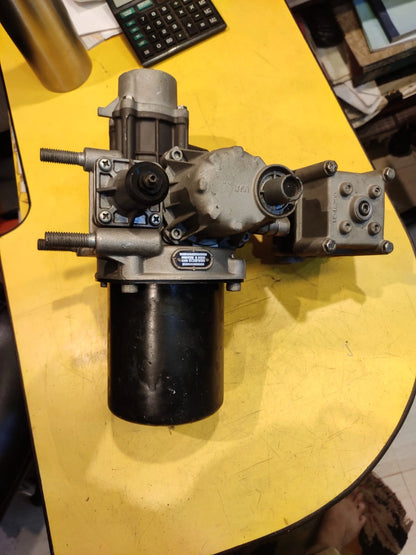 Wabco Air Distributor Assembly Distribution Unit for Tata Prima

The Wabco Air Distributor Assembly Distribution Unit is an essential component for any Tata Prima heavy-duty truck or commercial vehicle operating in Kolkata. Designed to regulate the flow of compressed air to various systems, this assembly ensures peak and reliable performance in all driving conditions.