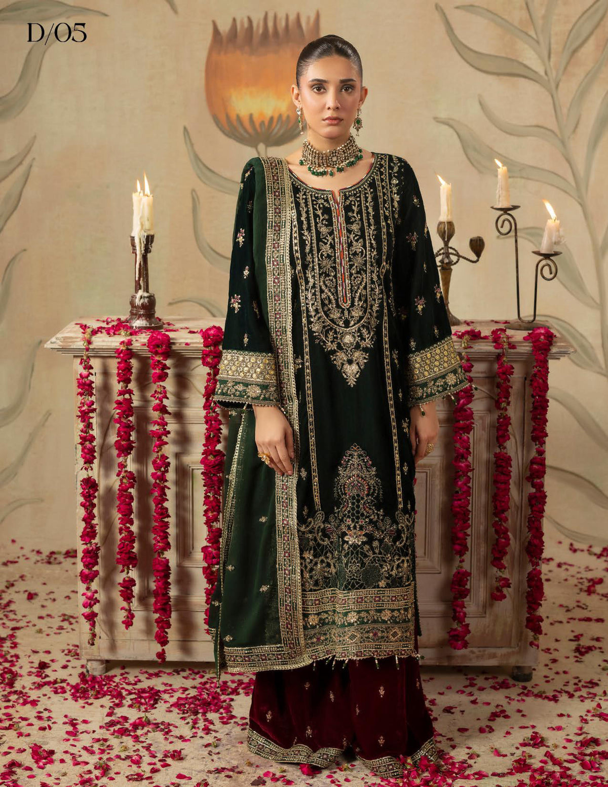 Areej Naqash-E-Makhmal D/05 - Emerald Green &amp; Maroon Velvet Pakistani Salwar Suit for Wedding