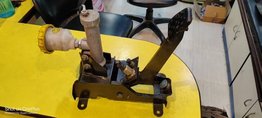 Clutch Pedal Assembly for Trucks, Buses, Tippers, and Tractors - BS3/BS4