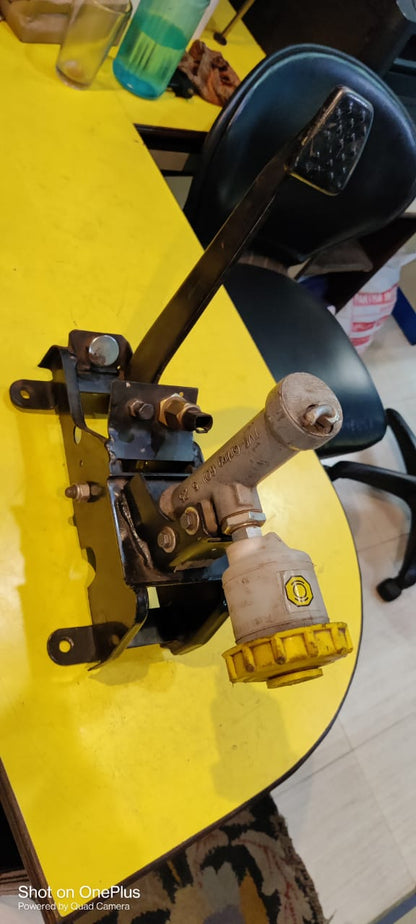 Durable Clutch Pedal Assembly for Kolkata's Heavy Vehicles &amp; Potential Global Distribution

Upgrade the performance of your trucks, buses, tippers, and tractors in Kolkata with our high-quality Clutch Pedal Assembly, specifically designed for BS3 and BS4 emission standards. This essential component ensures smooth and reliable operation. Explore the opportunities for international distributors and workshops seeking durable aftermarket parts for heavy-duty vehicles.