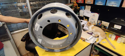 Truck Wheel Rim 10 Hole Tubeless Premium 10 Hole Tubeless Truck Wheel Rims for Kolkata &amp; International Transport