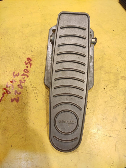 WABCO Brake Pedal Valve for Tata &amp; Ashok Leyland - Safe Operation in Kolkata &amp; Worldwide

Ensure the safe and reliable operation of your Tata and Ashok Leyland tippers and buses in Kolkata with the high-quality WABCO Brake Pedal Valve. Experience smooth and dependable stopping power with this essential braking system component. Designed for easy installation and a long-lasting lifespan, this WABCO valve is a crucial upgrade for your industrial vehicle, enhancing safety and performance for fleets in 