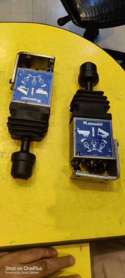 Durable Hydromas Air Controller Valve for Kolkata &amp; Global Hydraulic Systems

Optimize the performance of your hydraulic systems in trucks, buses, and tippers operating in Kolkata and internationally with this durable air controller valve from Hydromas Hydraulics. This high-quality pneumatic valve provides precise and reliable control over essential hydraulic functions, ensuring efficient and safe operation for commercial vehicles engaged in local and global logistics, transportation, and construction.