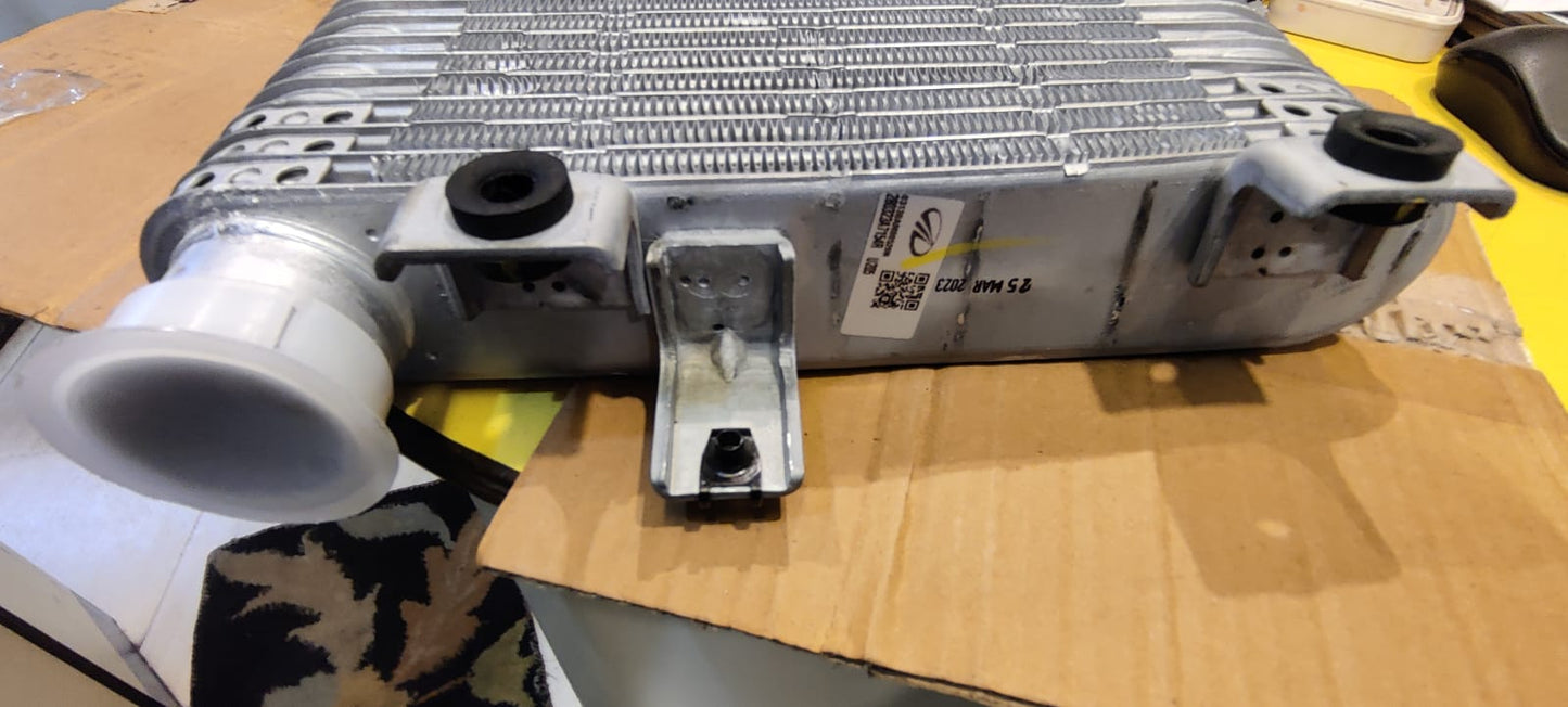 Mahindra Quanto Intercooler is a high-quality intercooler charger designed specifically for Mahindra Quanto, Xylo 1st Gen, Xylo, Genio, and Imperio models.