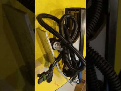 WM-526 Williams Controls JCB Backhoe Throttle Pedal -- 123/07303