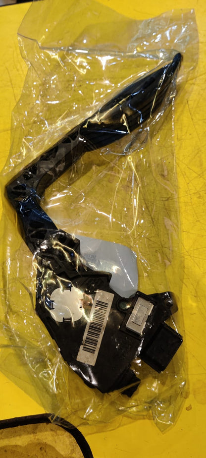 Renault Influence Accelerator Pedal (Part No. 180100010R)