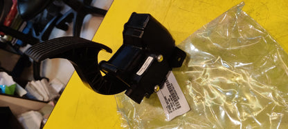 Tata Signa BS6 Accelerator Pedal Assembly (Part No. 410630100104)