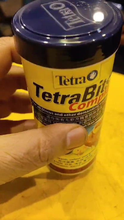 Tetra Bits Fish Food For All Tropical Fish 93 Gram

Provide complete nutrition for all your tropical fish in your Kolkata aquarium with Tetra Bits Fish Food. These slow-sinking, seafood-flavoured pellets are specially formulated for all life stages and even fish with sensitive stomachs, available in a 93-gram tin.