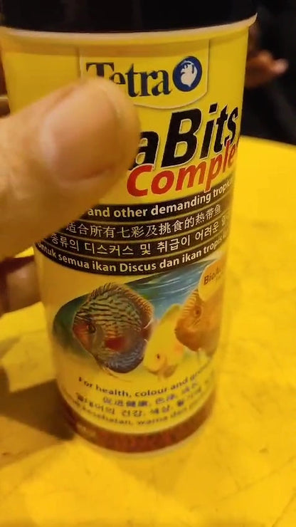 Tetra Bits Fish Food For All Tropical Fish 93 Gram

Provide complete nutrition for all your tropical fish in your Kolkata aquarium with Tetra Bits Fish Food. These slow-sinking, seafood-flavoured pellets are specially formulated for all life stages and even fish with sensitive stomachs, available in a 93-gram tin.