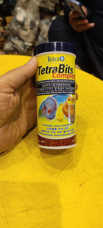 Tetra Bits Fish Food For All Tropical Fish 93 Gram

Provide complete nutrition for all your tropical fish in your Kolkata aquarium with Tetra Bits Fish Food. These slow-sinking, seafood-flavoured pellets are specially formulated for all life stages and even fish with sensitive stomachs, available in a 93-gram tin.
